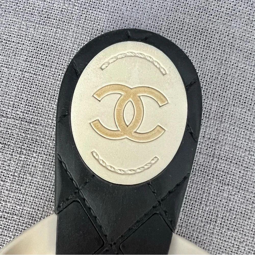 CHANEL Camellia Rubber Flat
Thong Sandals Flip Flops Black x
White - Picture 5 of 7